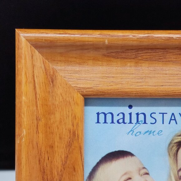 Mainstays Solid Oak 5x7 Picture Frame With Easel Back - Picture 2 of 10